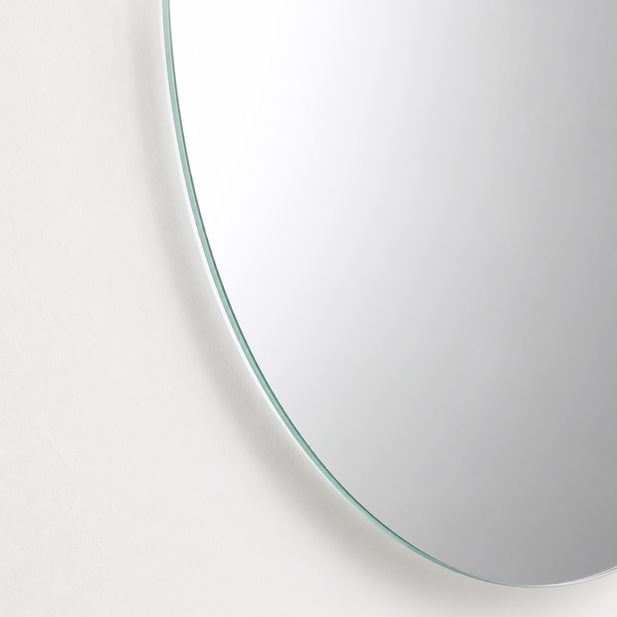 AAKARO Luna – Oval Mirror